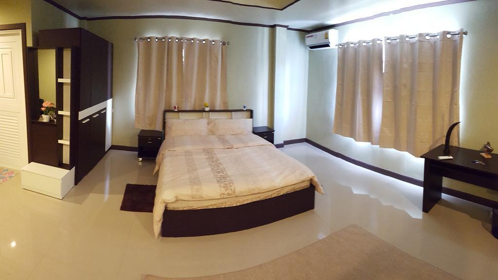 Burnout Guesthouse Pattaya Exterior photo